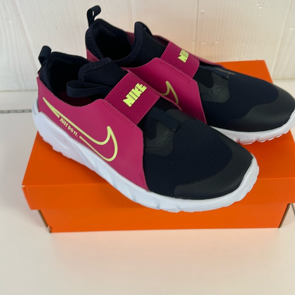 Nike Flexrunner 2 (gs) NWT